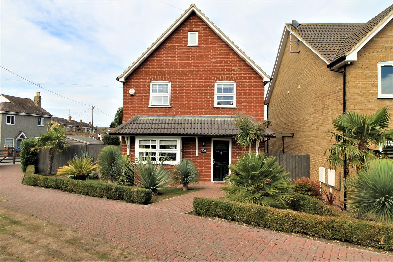 Property in Chequers Road, Minster On Sea, Sheerness, Kent, ME12 3SH