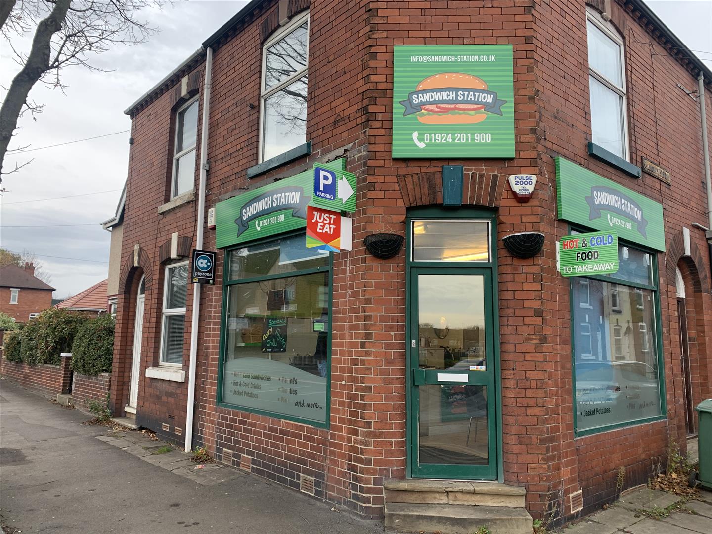 Property in Dewsbury Road, Wakefield, WF2