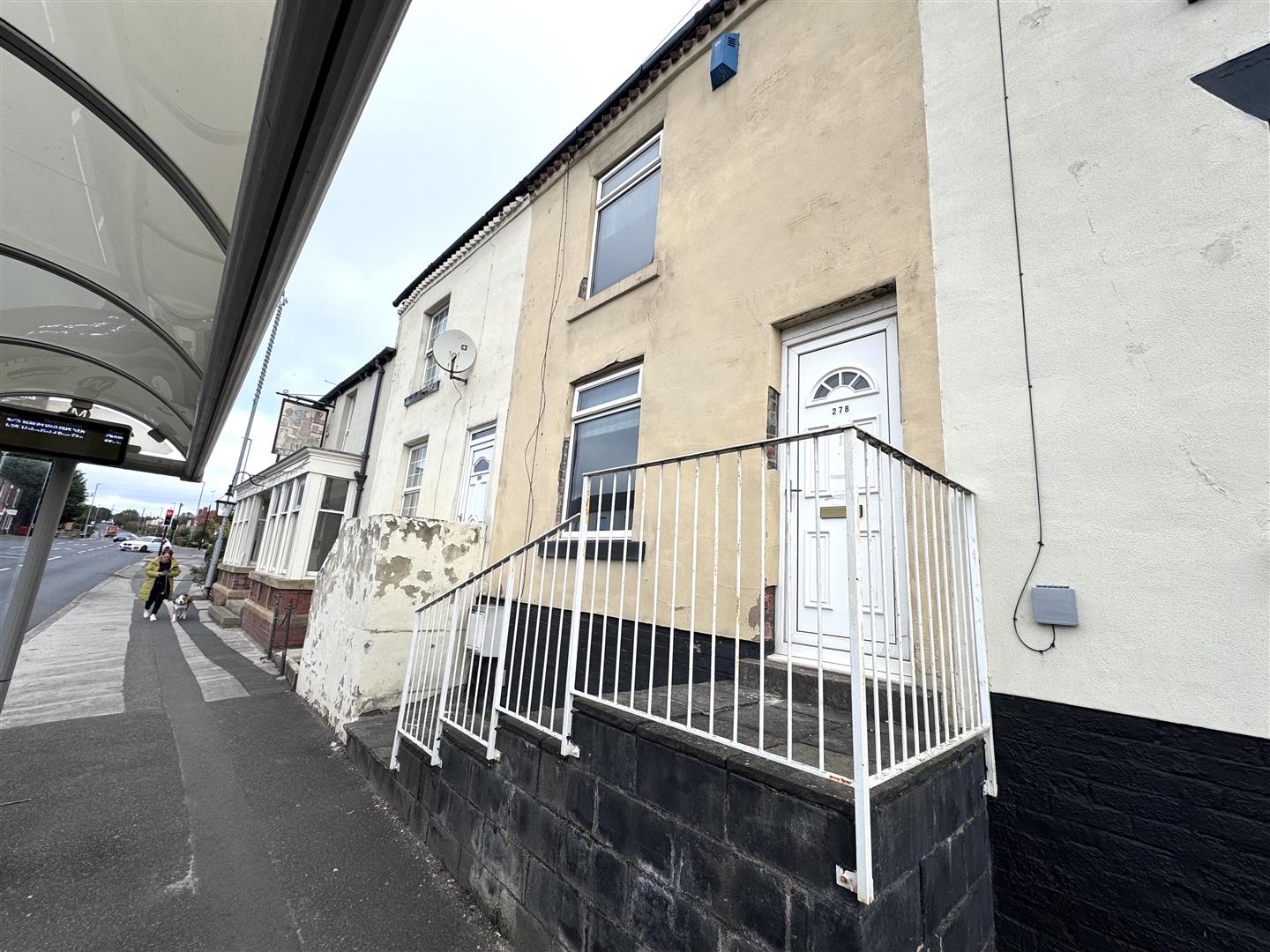 Bradford Road, Wrenthorpe, Wakefield, WF2