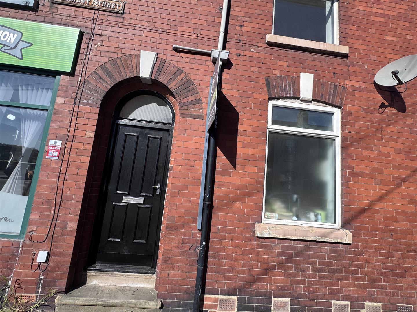 Dewsbury Road, Wakefield, WF2