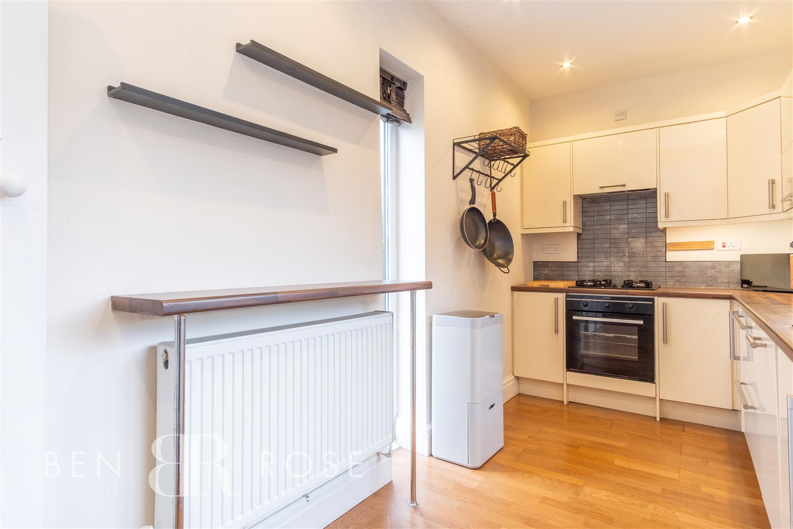 Property in Hawkhurst Road, Penwortham, Preston, PR1 9QR