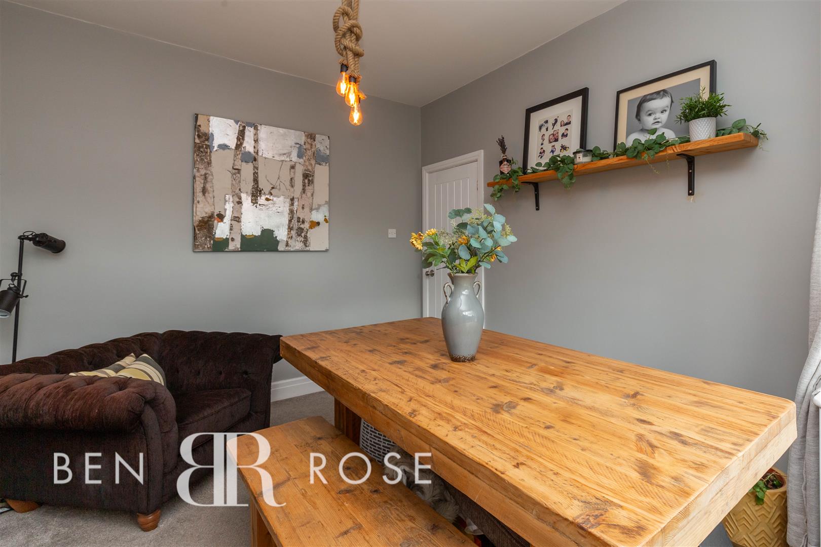 Property in Liverpool Road, Walmer Bridge, Preston, PR4 5GD