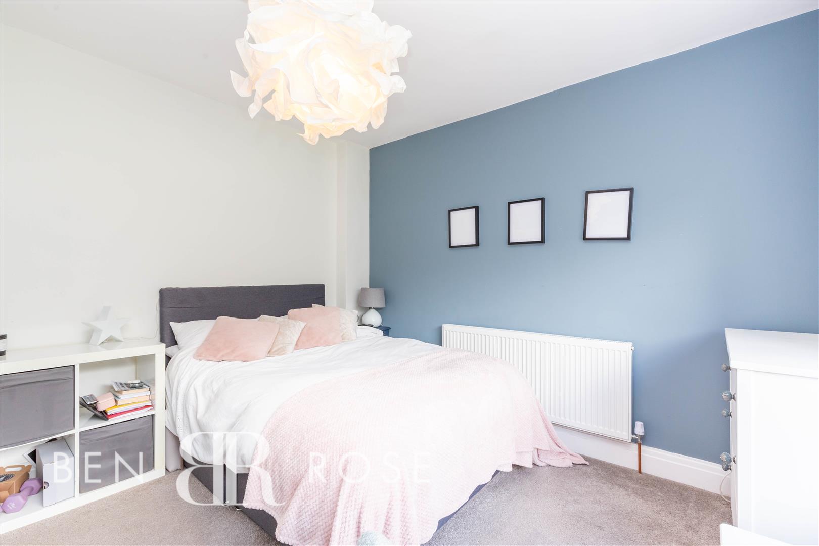 Property in Liverpool Road, Walmer Bridge, Preston, PR4 5GD