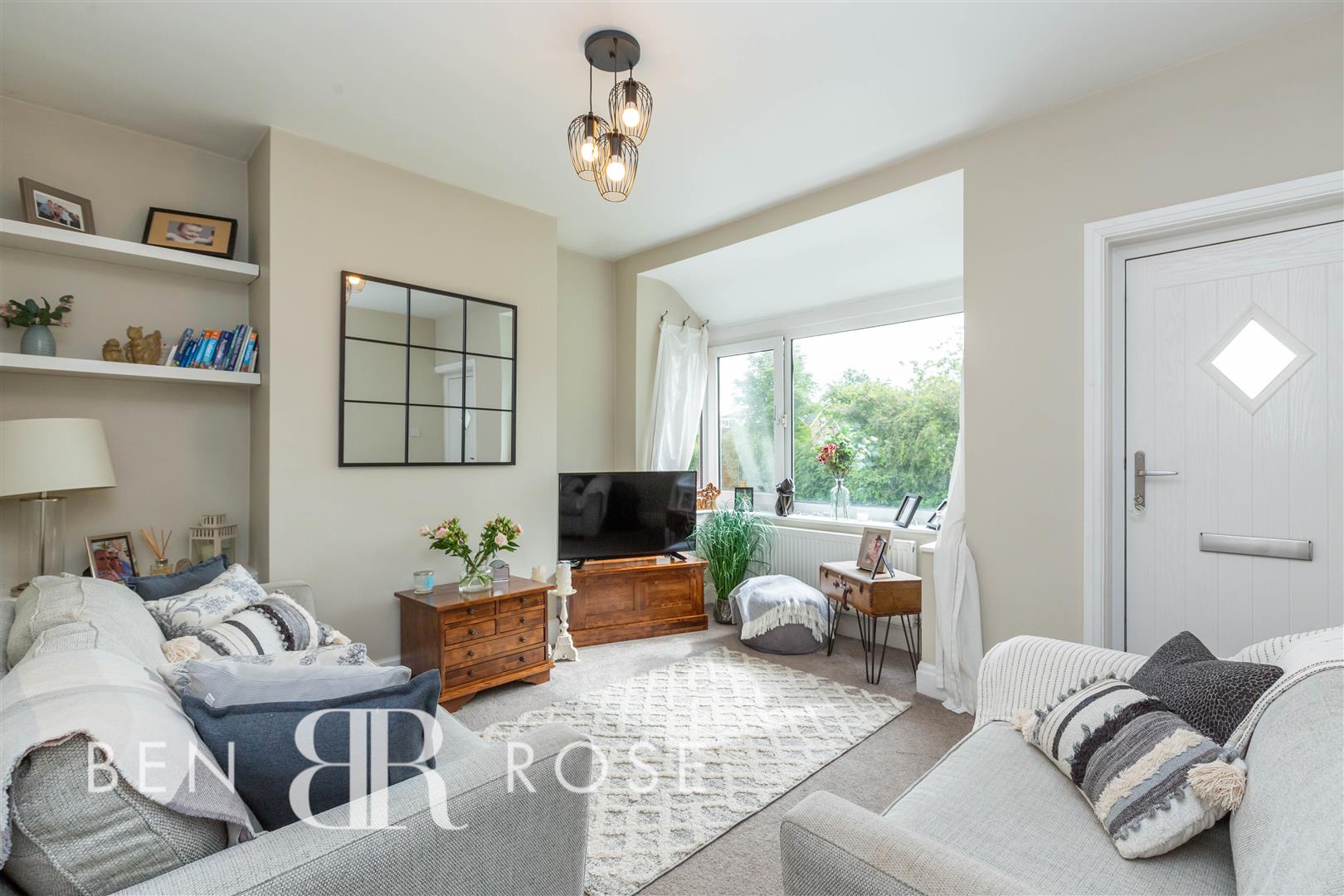 Property in Liverpool Road, Walmer Bridge, Preston, PR4 5GD