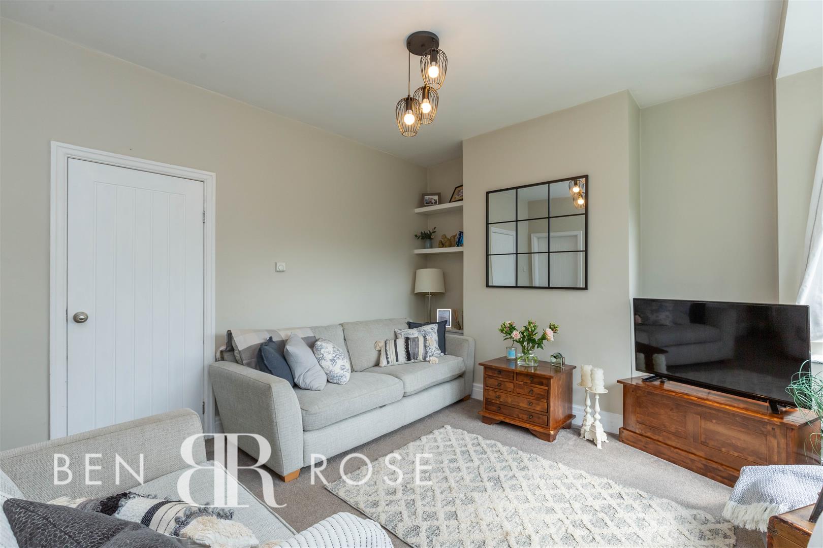 Property in Liverpool Road, Walmer Bridge, Preston, PR4 5GD