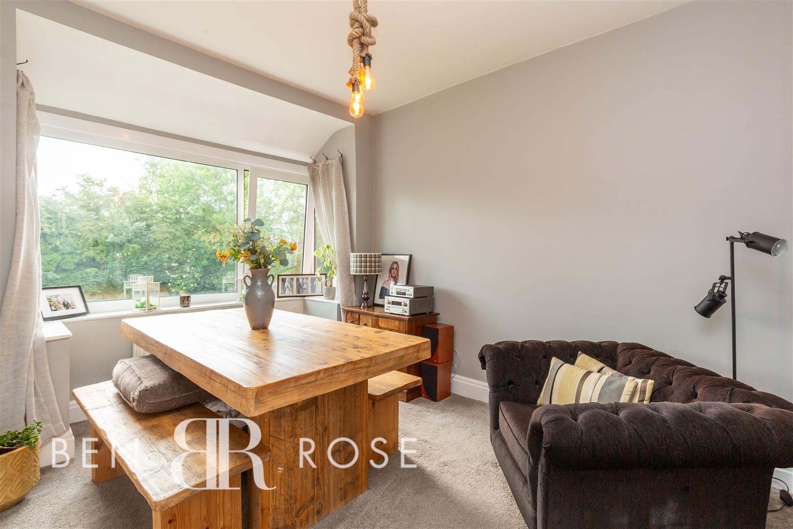 Property in Liverpool Road, Walmer Bridge, Preston, PR4 5GD