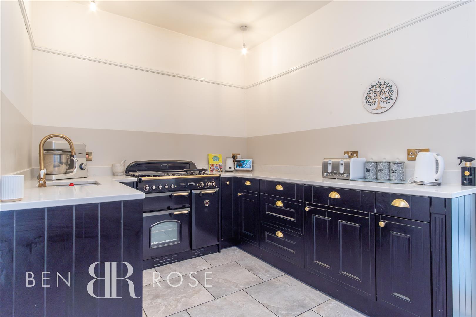 Property in Chapel Lane, Longton, Preston, PR4 5WA