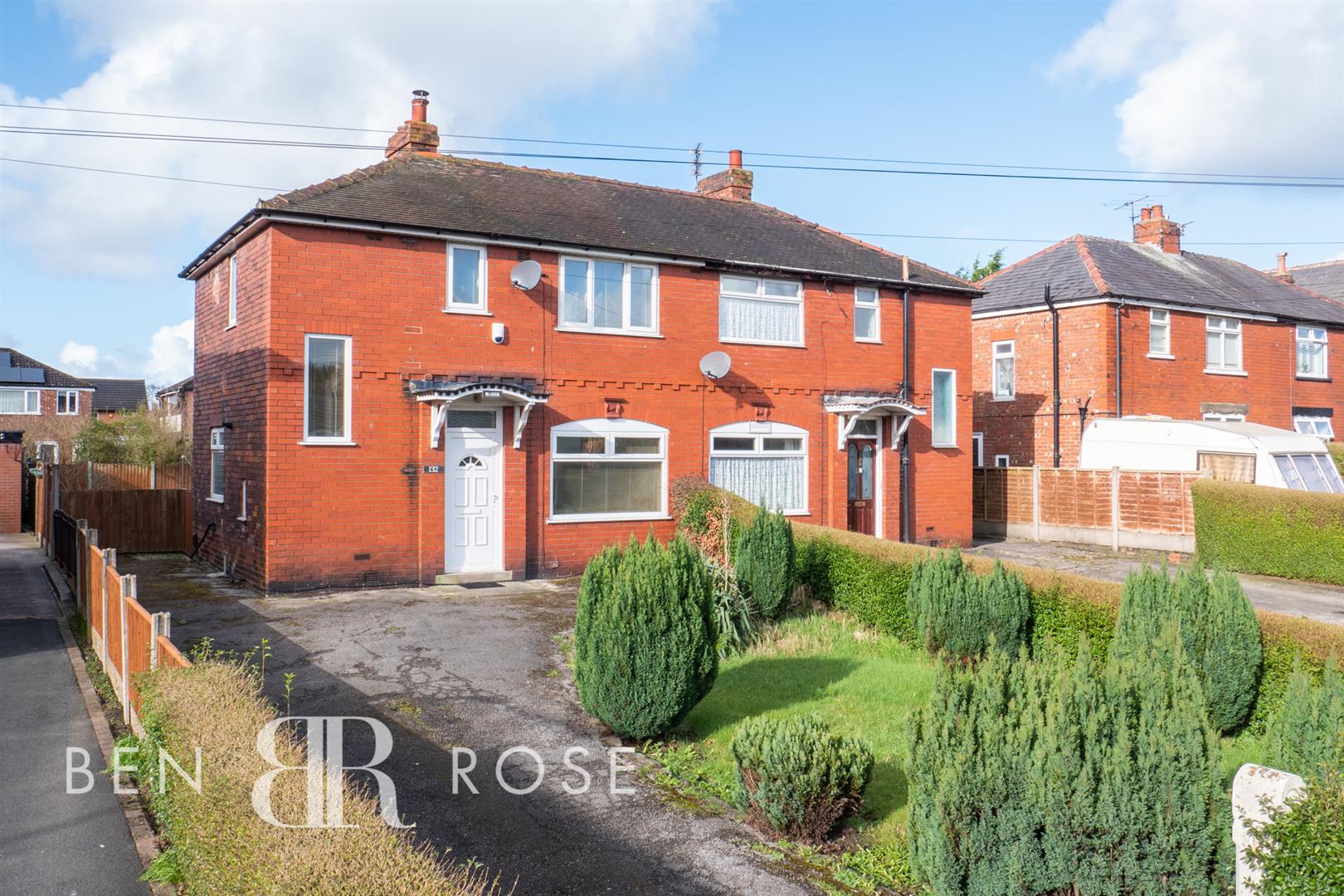 Property in Wigan Road, Euxton, Chorley, Lancashire, PR7 6JW