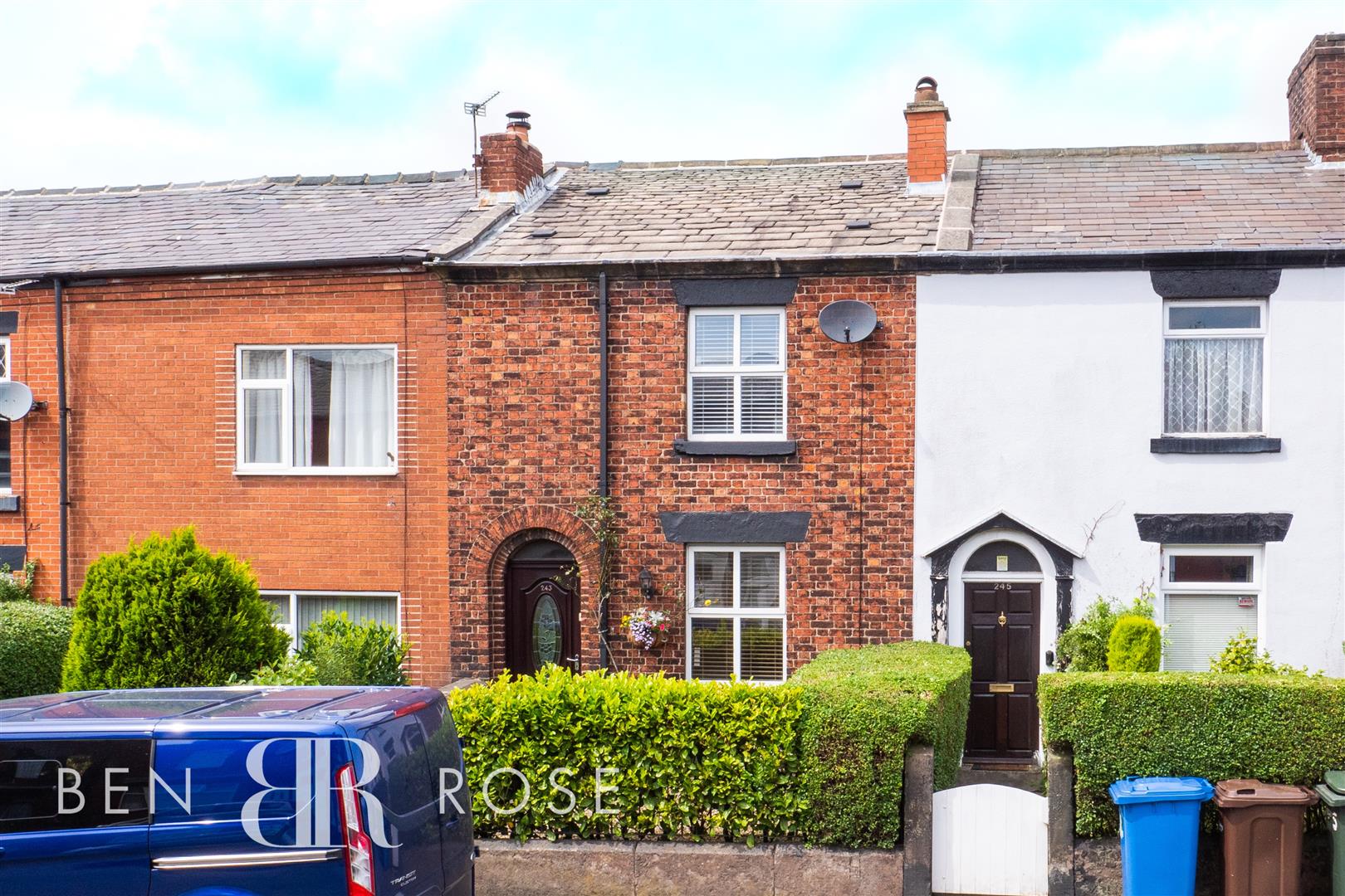 Property in Lyons Lane, Chorley, Lancashire, PR6 0PT