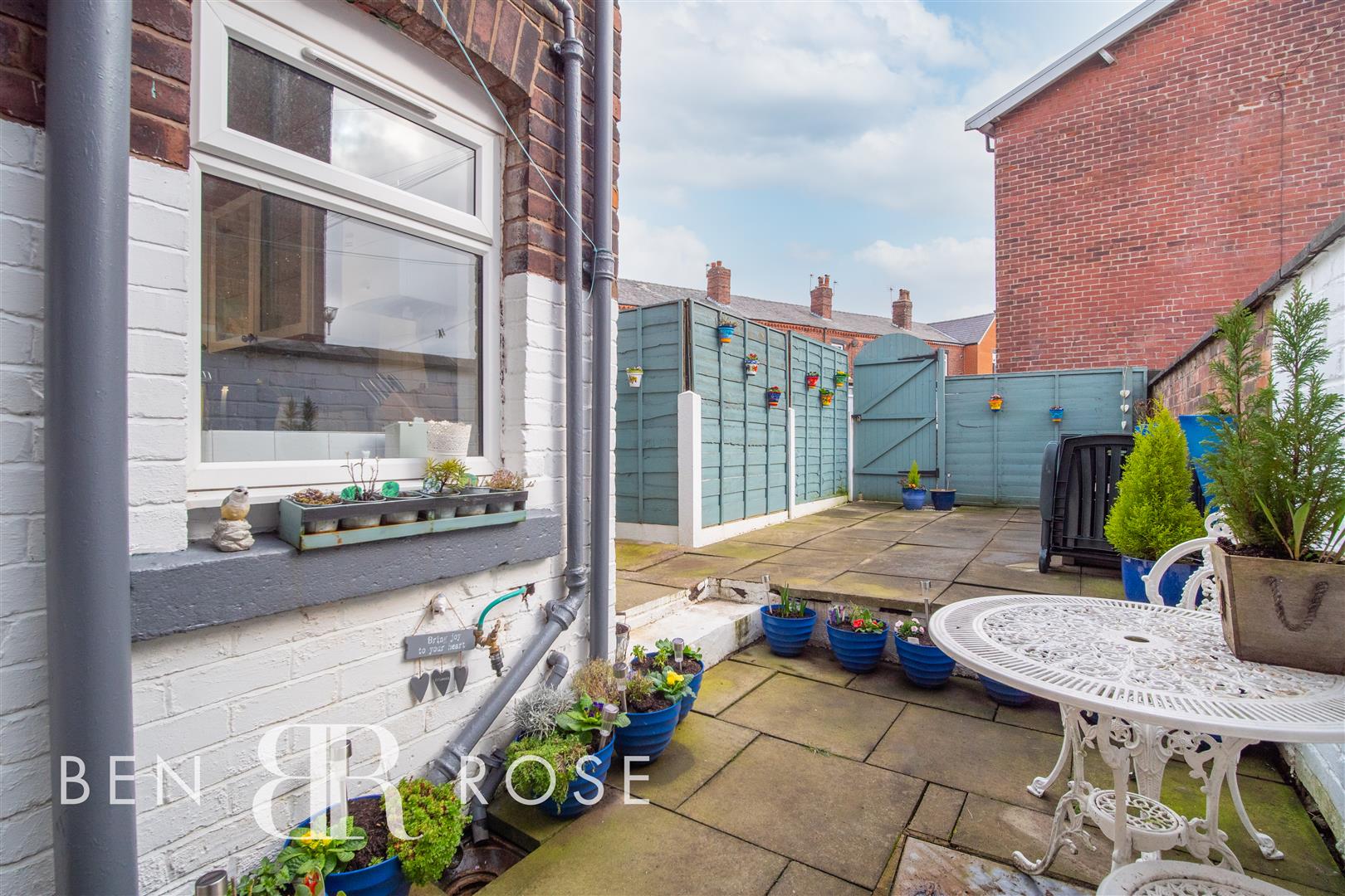 Property in Pilling Lane, Chorley, Lancashire, PR7 3ER