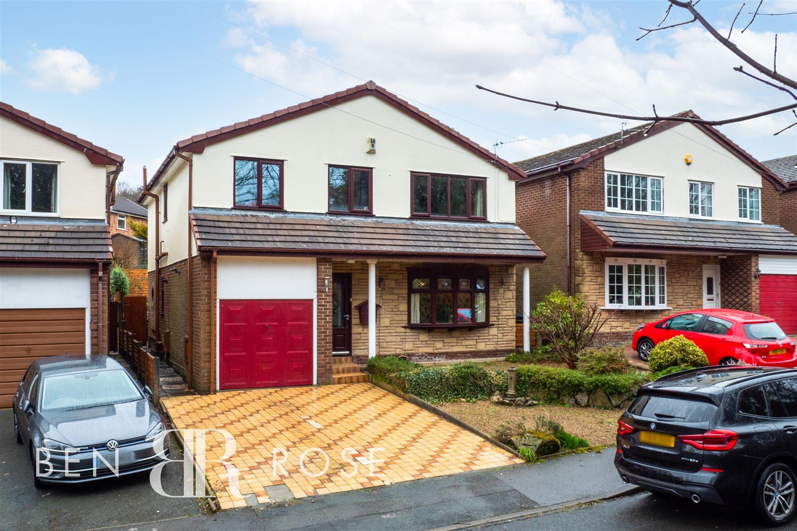 Property in Carr Lane, Chorley, Lancashire, PR7 3JX