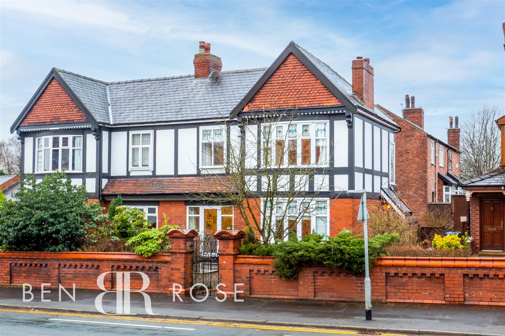 Property in Park Road, Chorley, Lancashire, PR7 1QS
