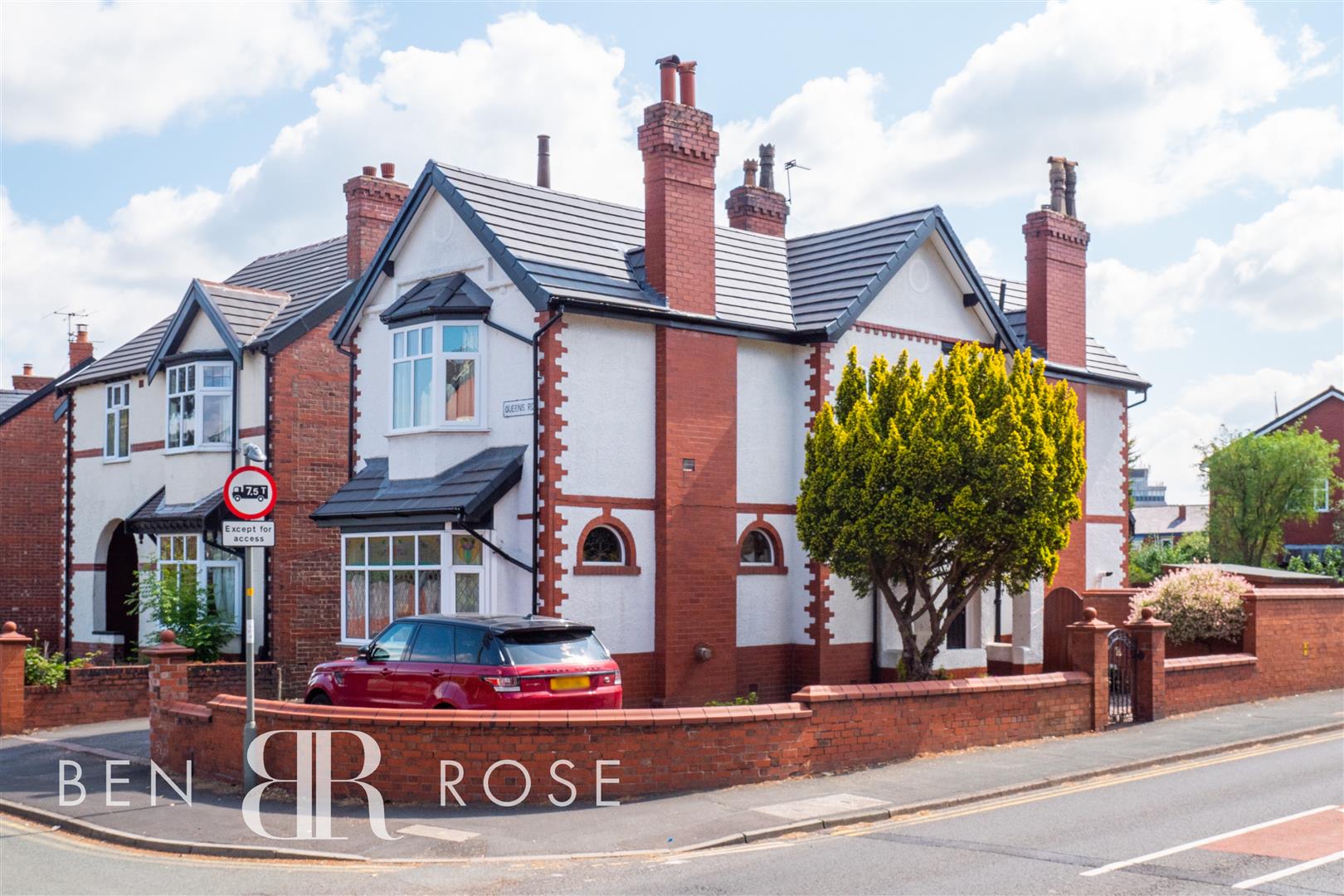 Property in Southport Road, Chorley, Lancashire, PR7 1LB