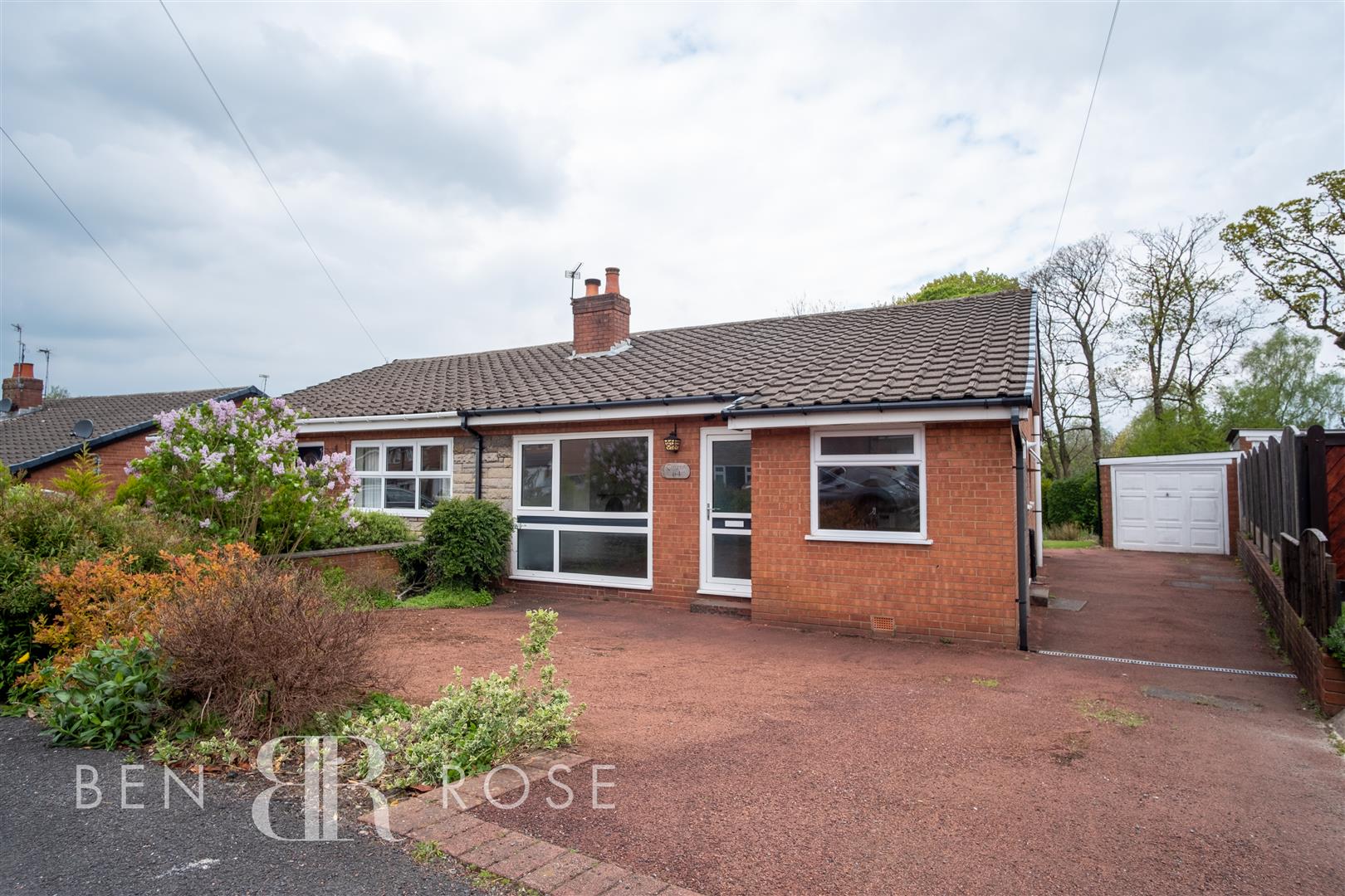 Property in Walgarth Drive, Chorley, Lancashire, PR7 2QN