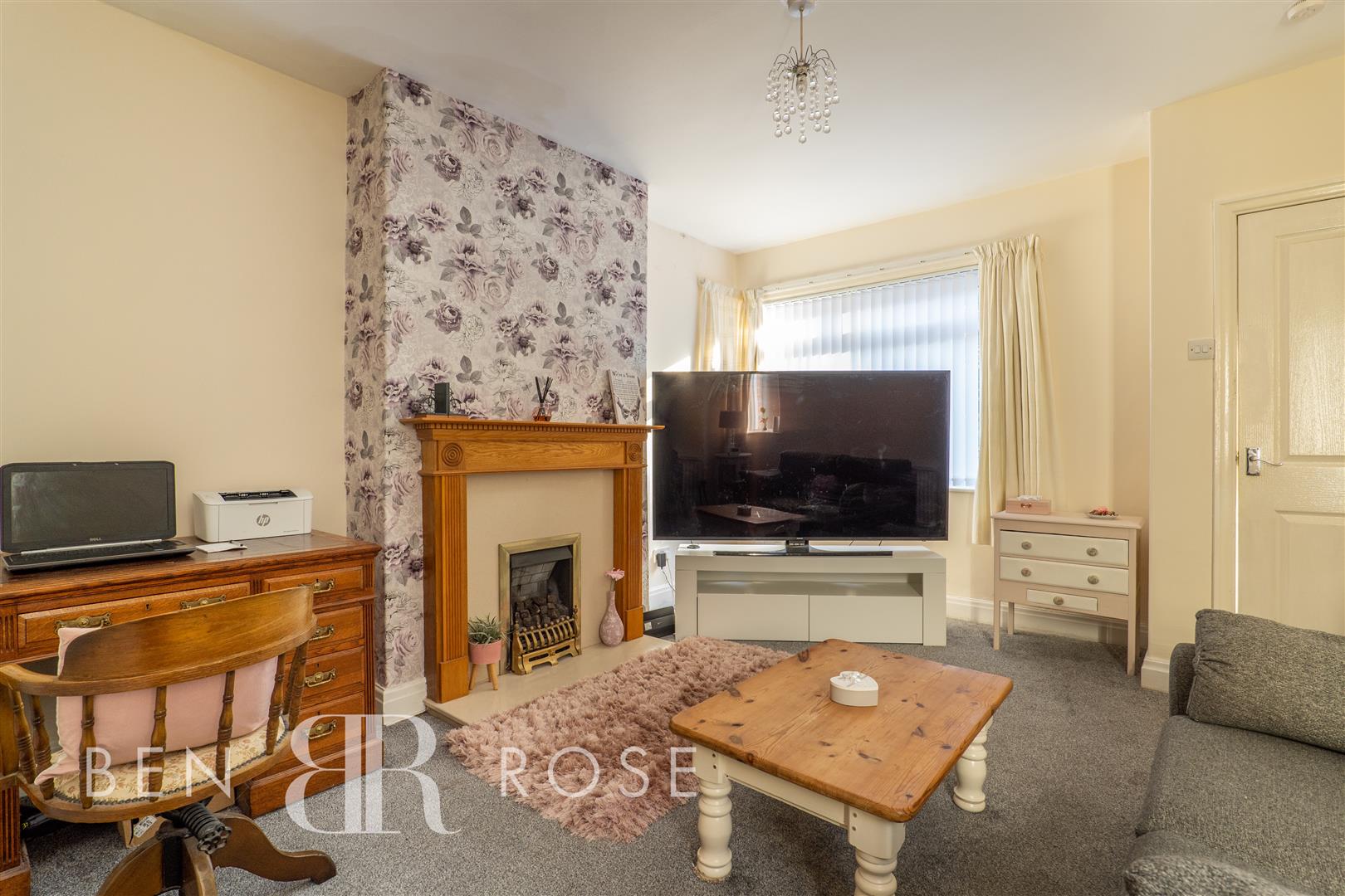 Property in Pilling Lane, Chorley, Lancashire, PR7 3EE