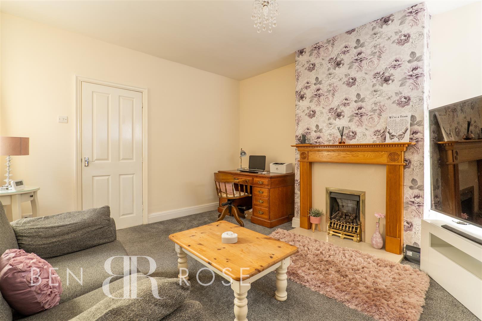 Property in Pilling Lane, Chorley, Lancashire, PR7 3EE