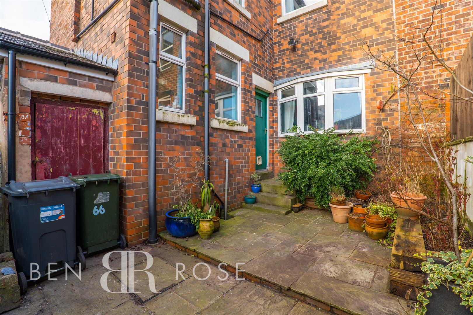 Property in Park Road, Chorley, Lancashire, PR7 1QX