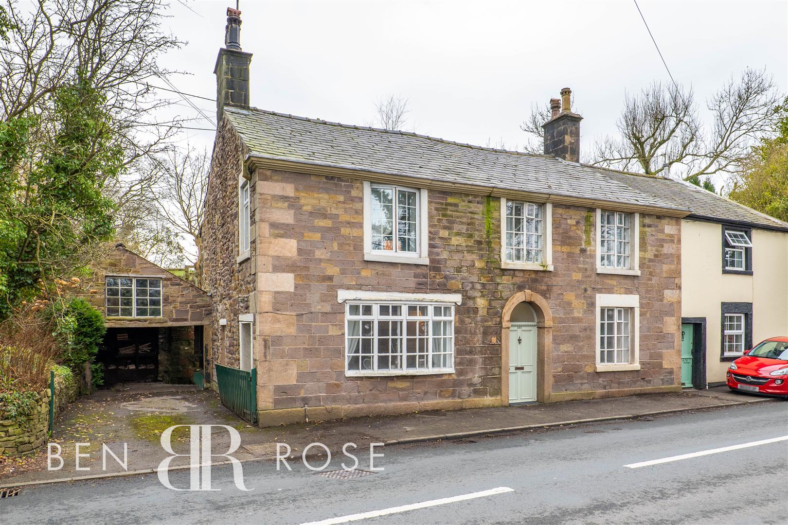 Property in Blackburn Road, Higher Wheelton, Chorley, Lancashire, PR6 8JA