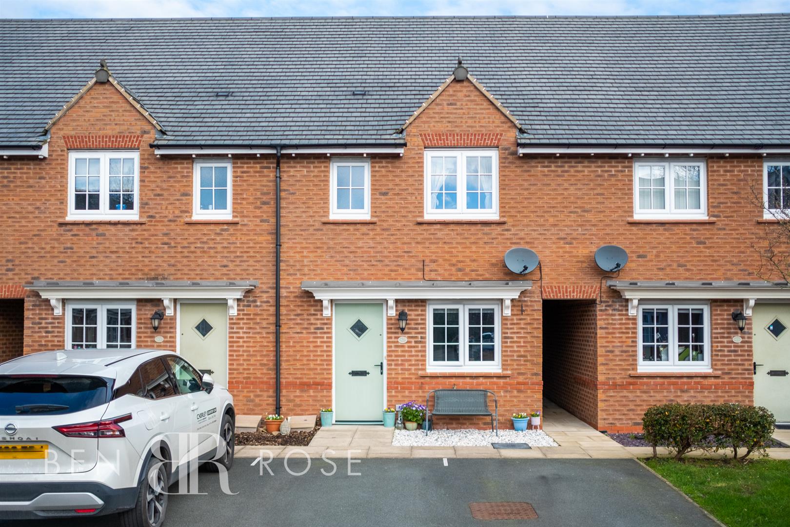 Property in Dunham Drive, WhittleLeWoods, Chorley, Lancashire, PR6 7DN