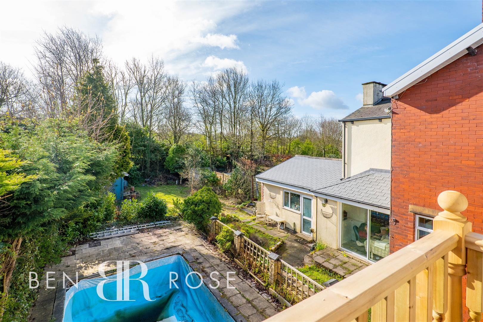 Property in Blackburn Road, Heapey, Chorley, PR6 8LN