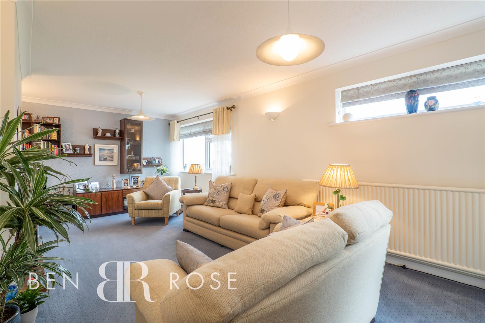 Property in Blackburn Road, Chorley, Lancashire, PR6 8TL