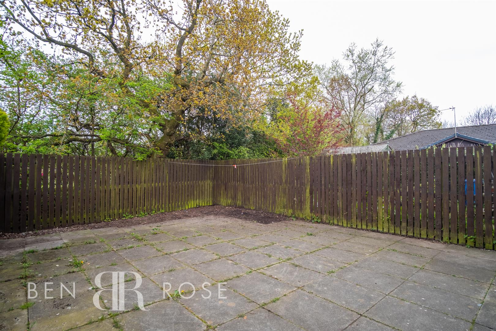 Property in Oak Croft, ClaytonLeWoods, Chorley, PR6 7UJ