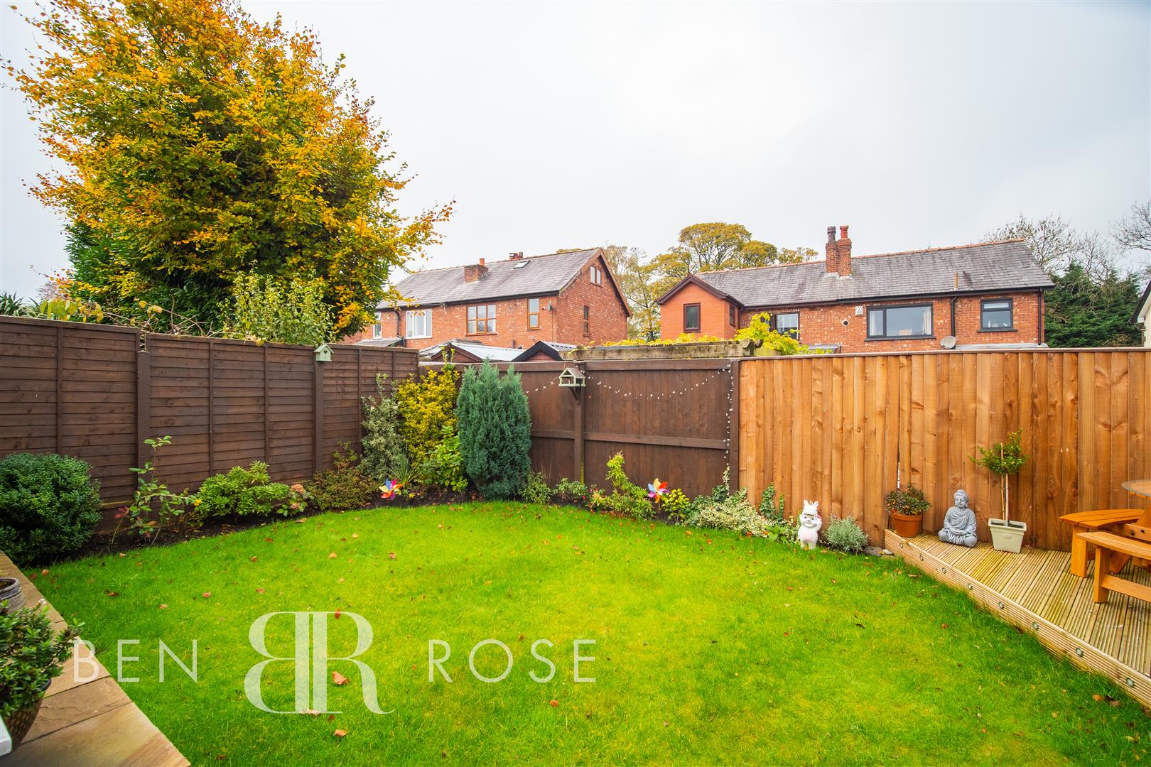 Property in Park Avenue, Euxton, Chorley, Lancashire, PR7 6JQ
