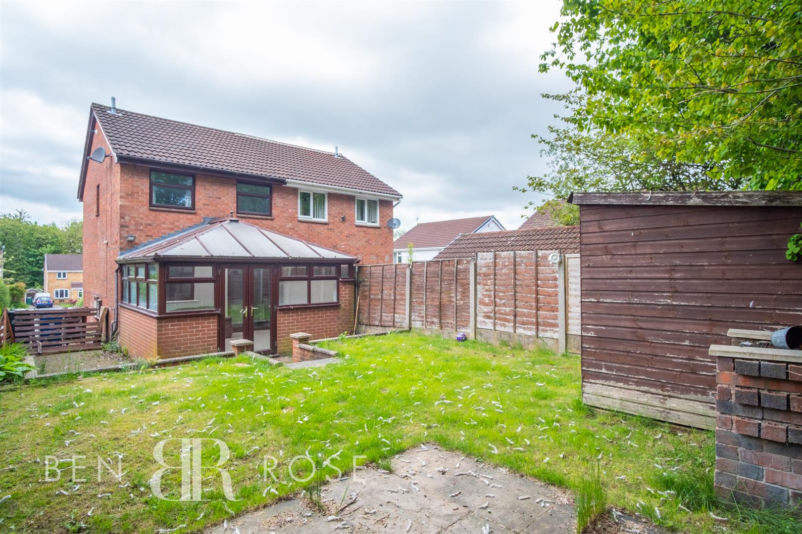 Property in The Oaks, Chorley, Lancashire, PR7 3QT