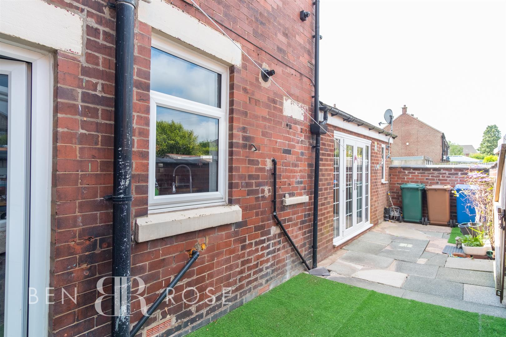 Property in Weldbank Lane, Chorley, PR7 3NQ