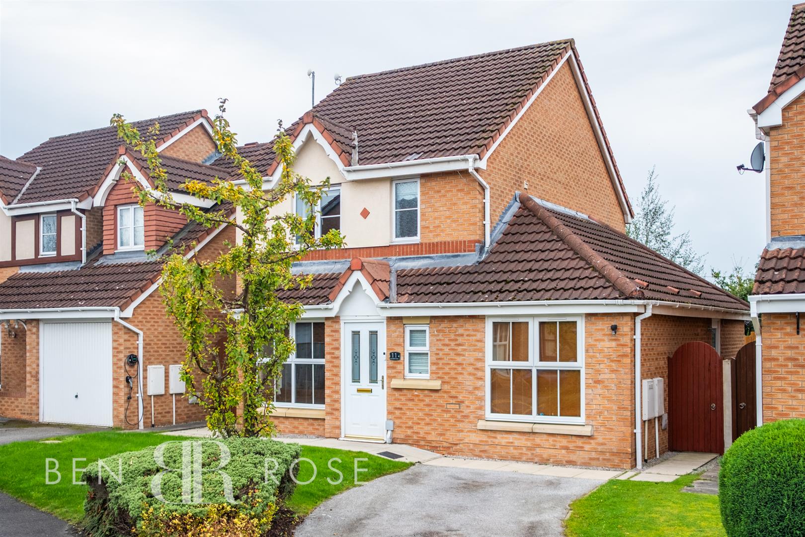 Property in Muirfield Close, Euxton, Chorley, Lancashire, PR7 6FX