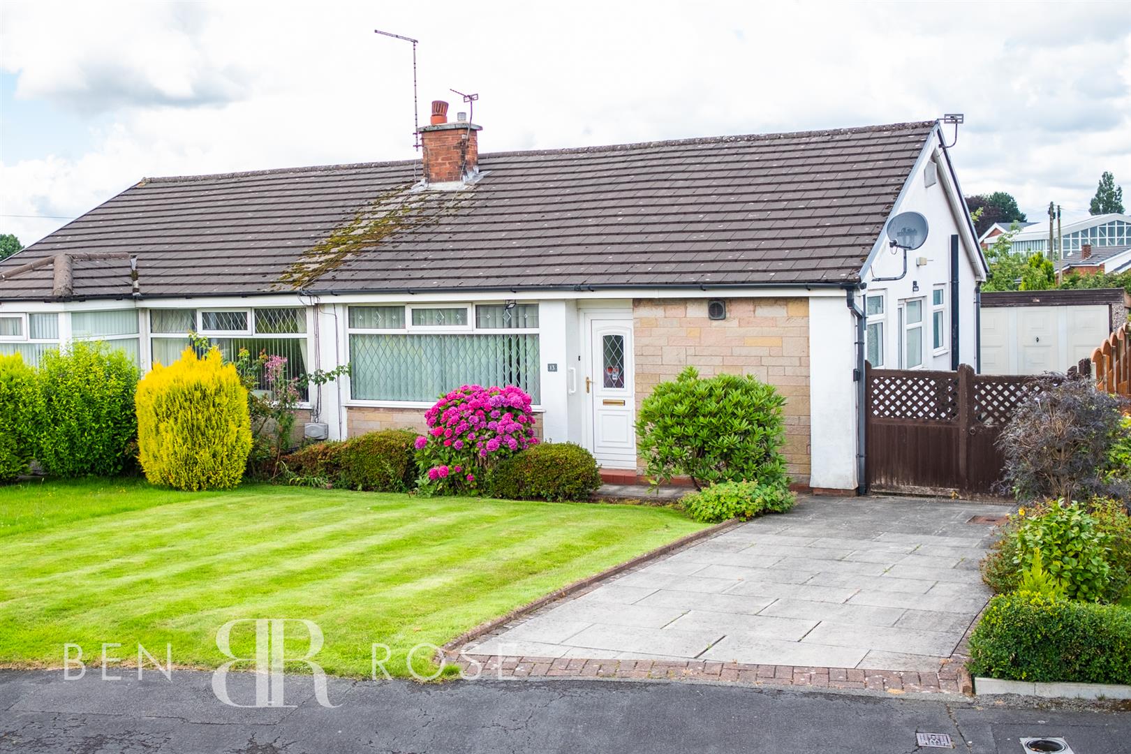 Property in Ravenhill Drive, Chorley, PR7 1RP