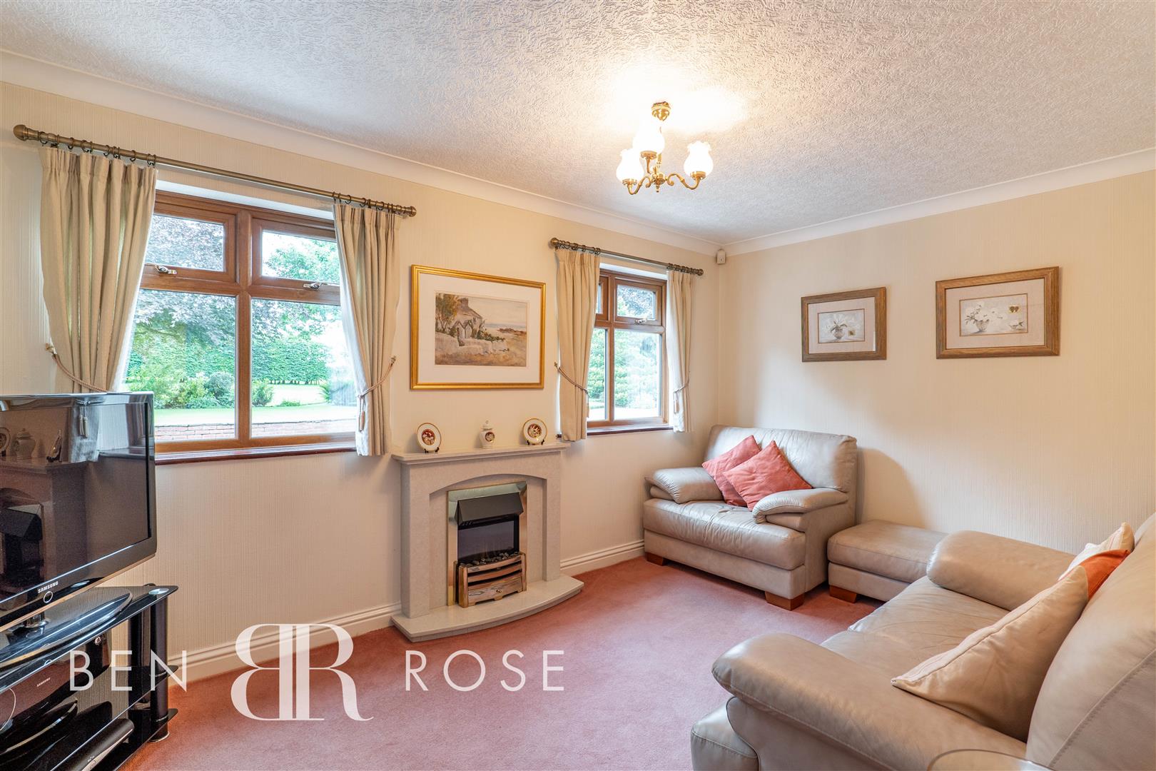 Property in Dawbers Lane, Euxton, Chorley, PR7 6EL