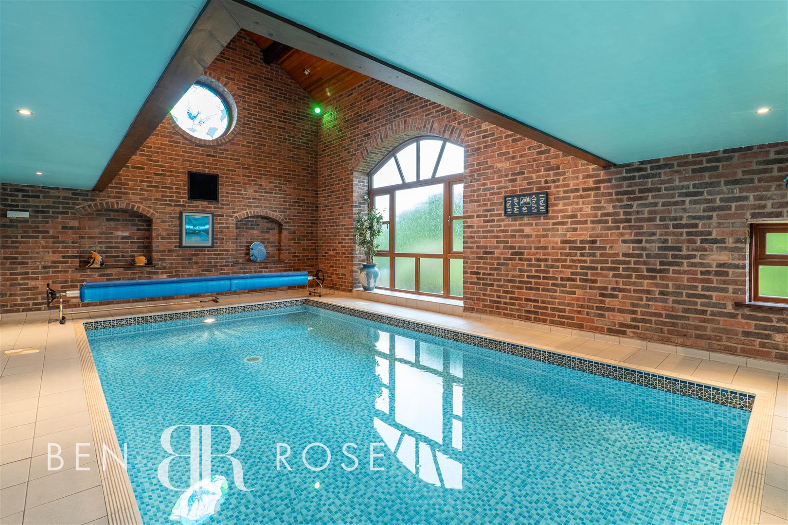 Property in Dawbers Lane, Euxton, Chorley, PR7 6EL