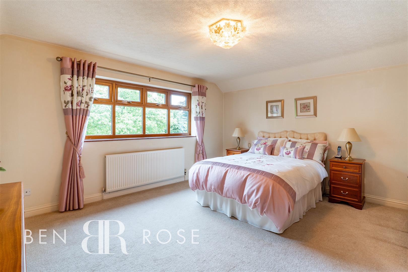 Property in Dawbers Lane, Euxton, Chorley, PR7 6EL