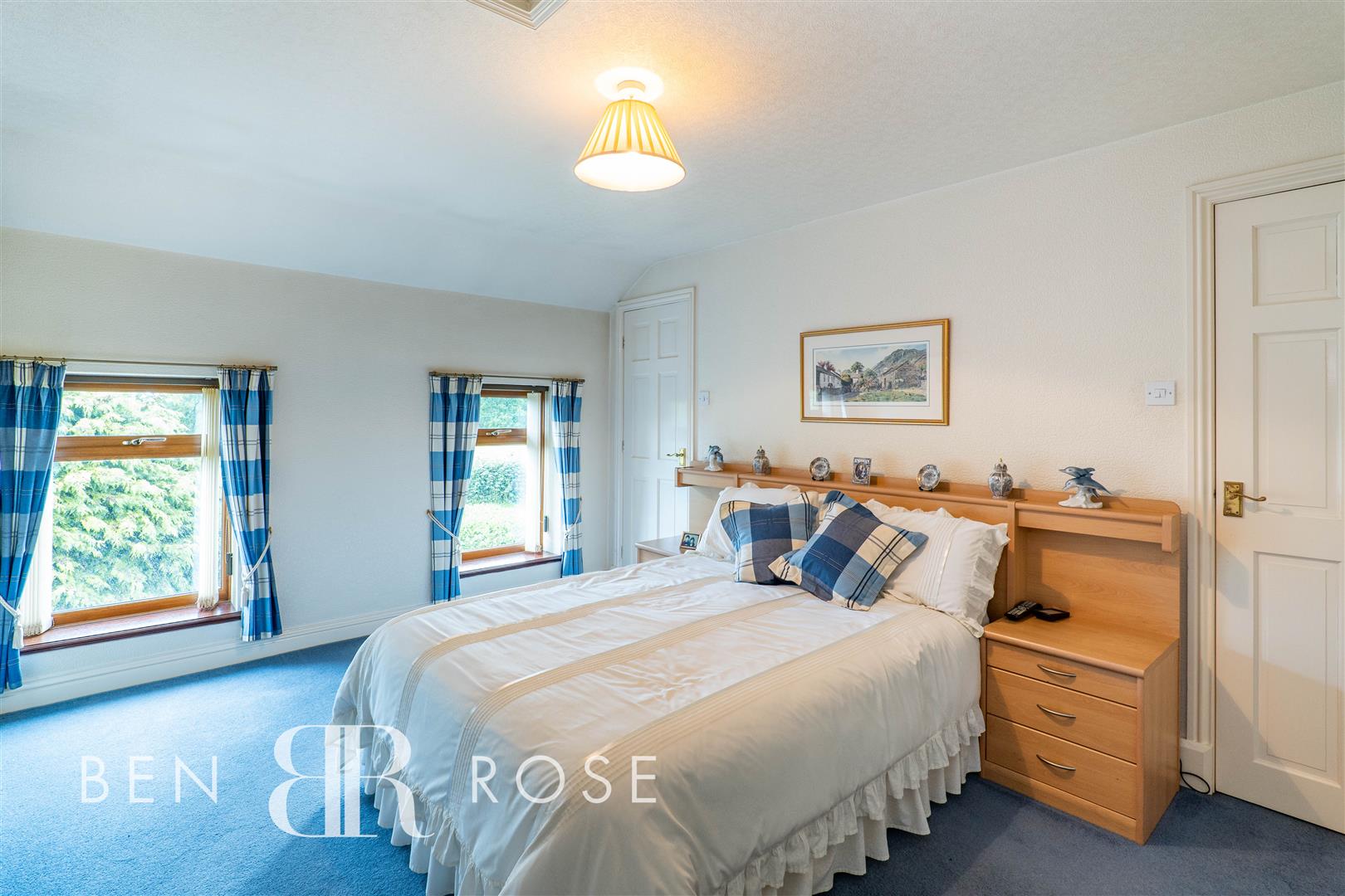 Property in Dawbers Lane, Euxton, Chorley, PR7 6EL