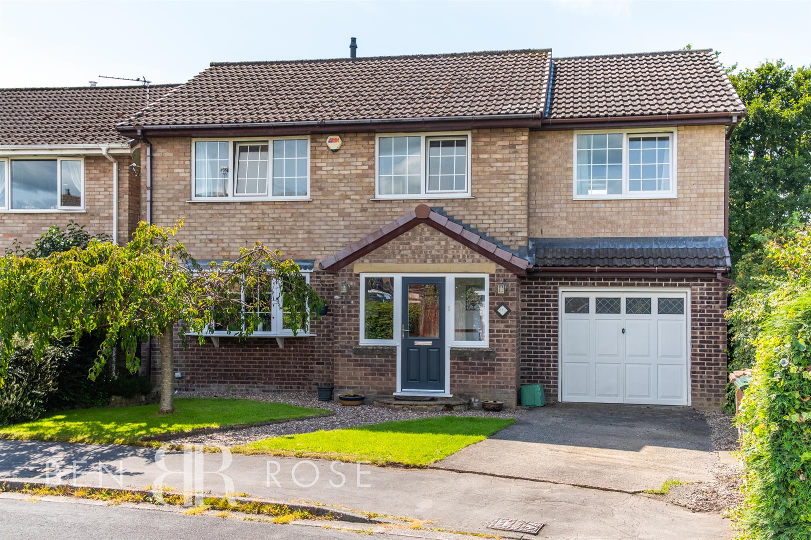 Property in Alder Drive, Charnock Richard, Chorley, Lancashire, PR7 5NJ