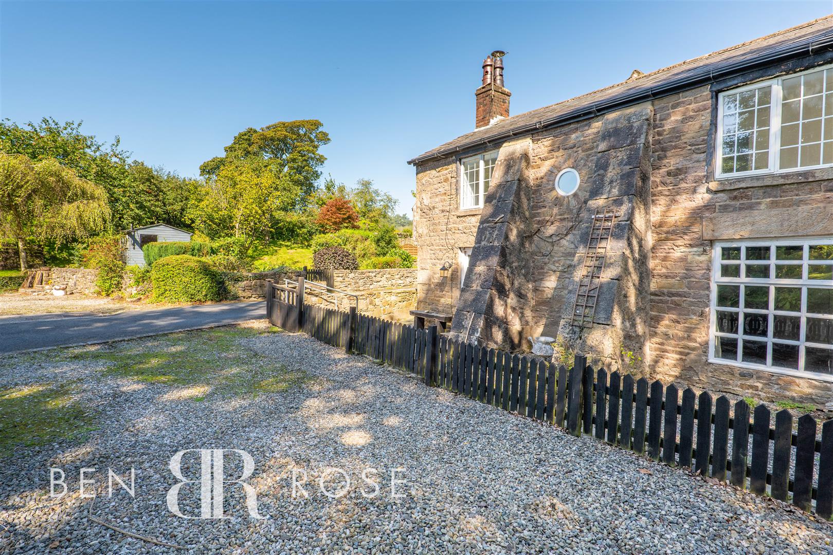 Property in Chorley Road, Withnell, Chorley, PR6 8JD