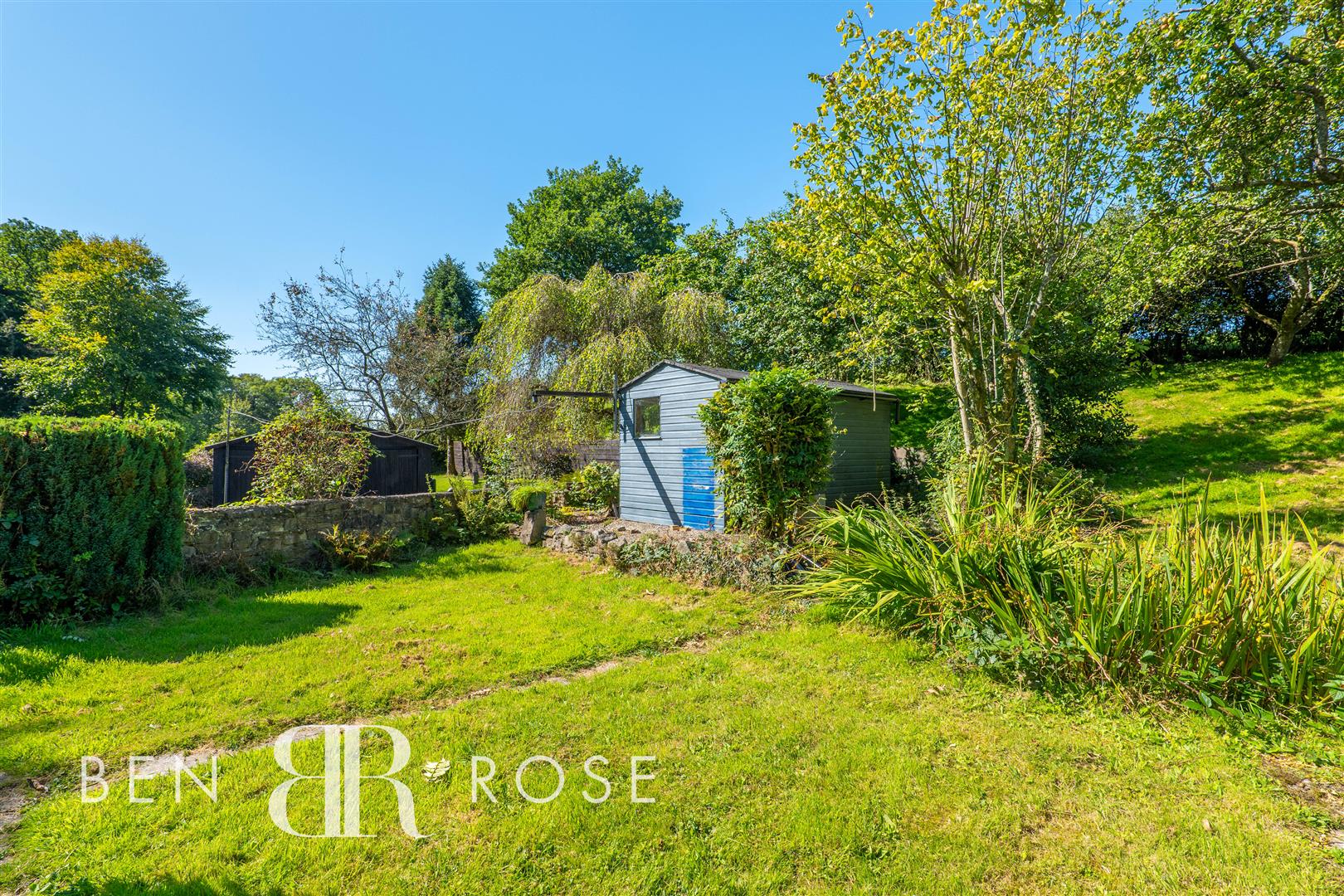 Property in Chorley Road, Withnell, Chorley, PR6 8JD