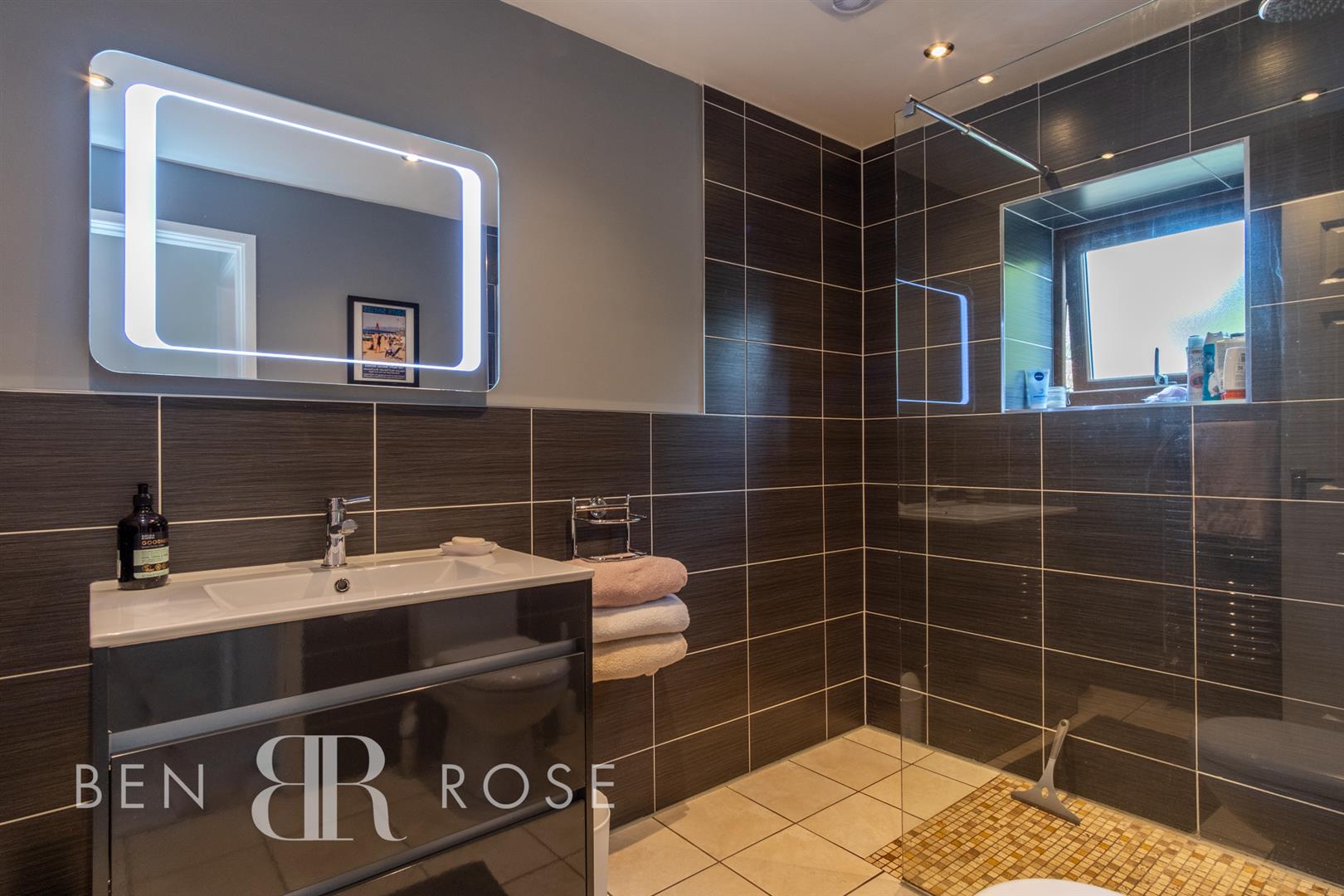 Property in Chorley Old Road, WhittleLeWoods, Chorley, Lancashire