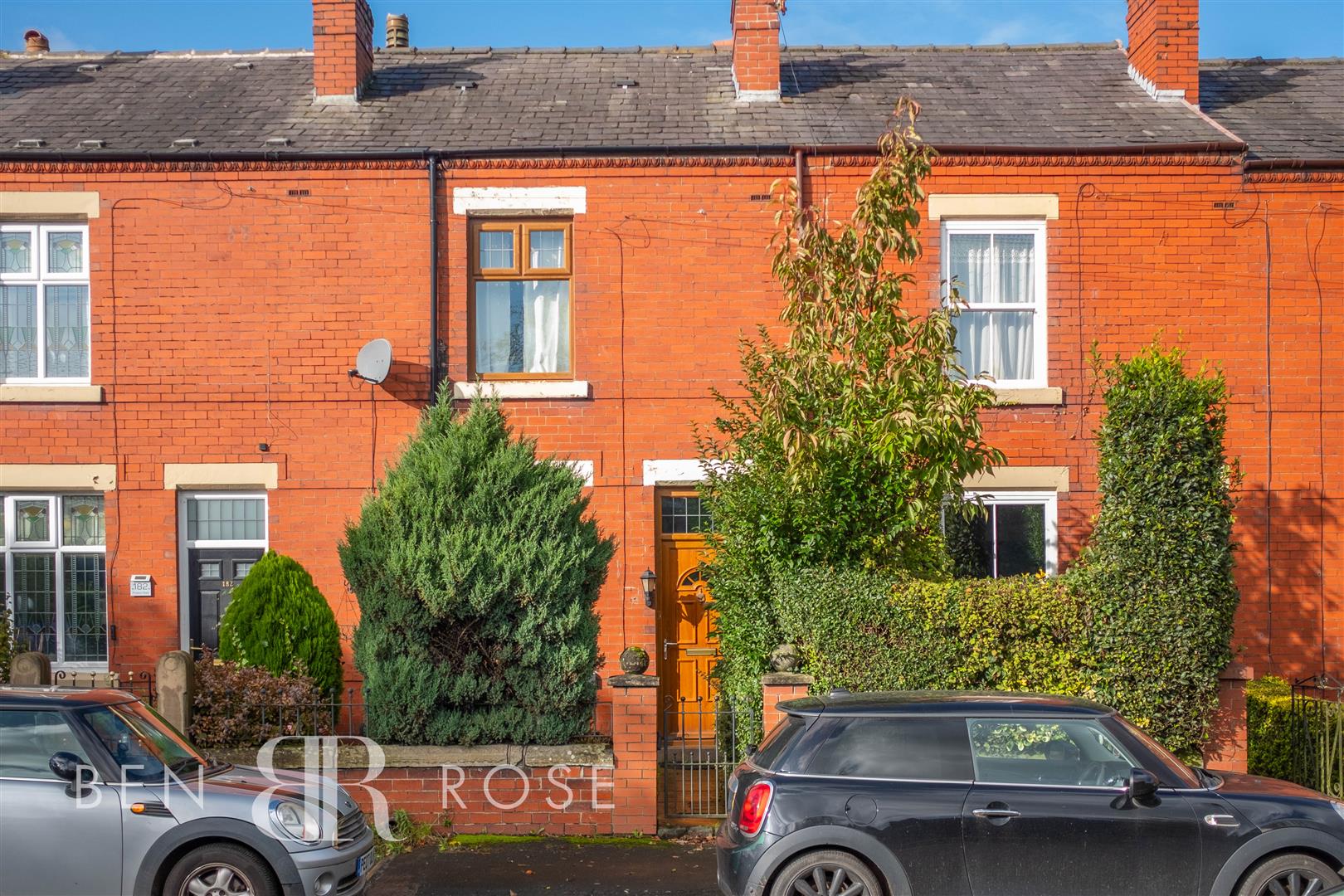 Property in Preston Road, Coppull, Chorley, Lancashire, PR7 5ED