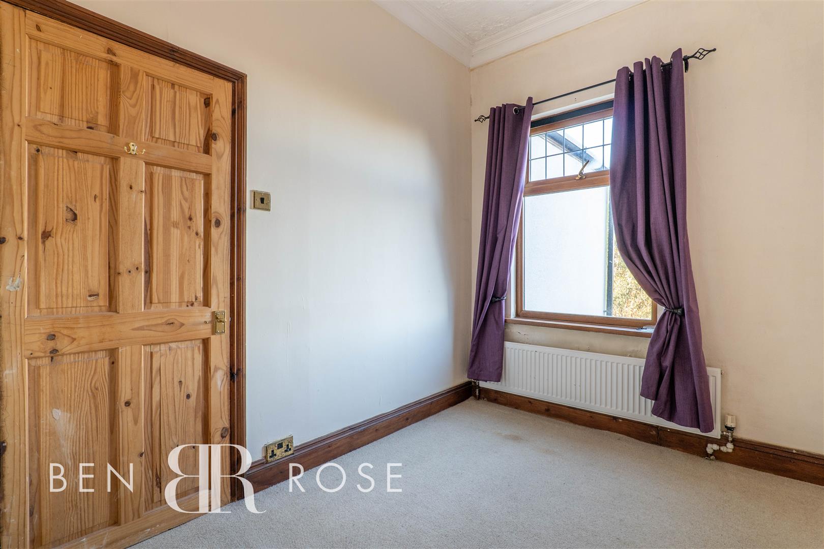 Property in Preston Road, Coppull, Chorley, Lancashire, PR7 5ED