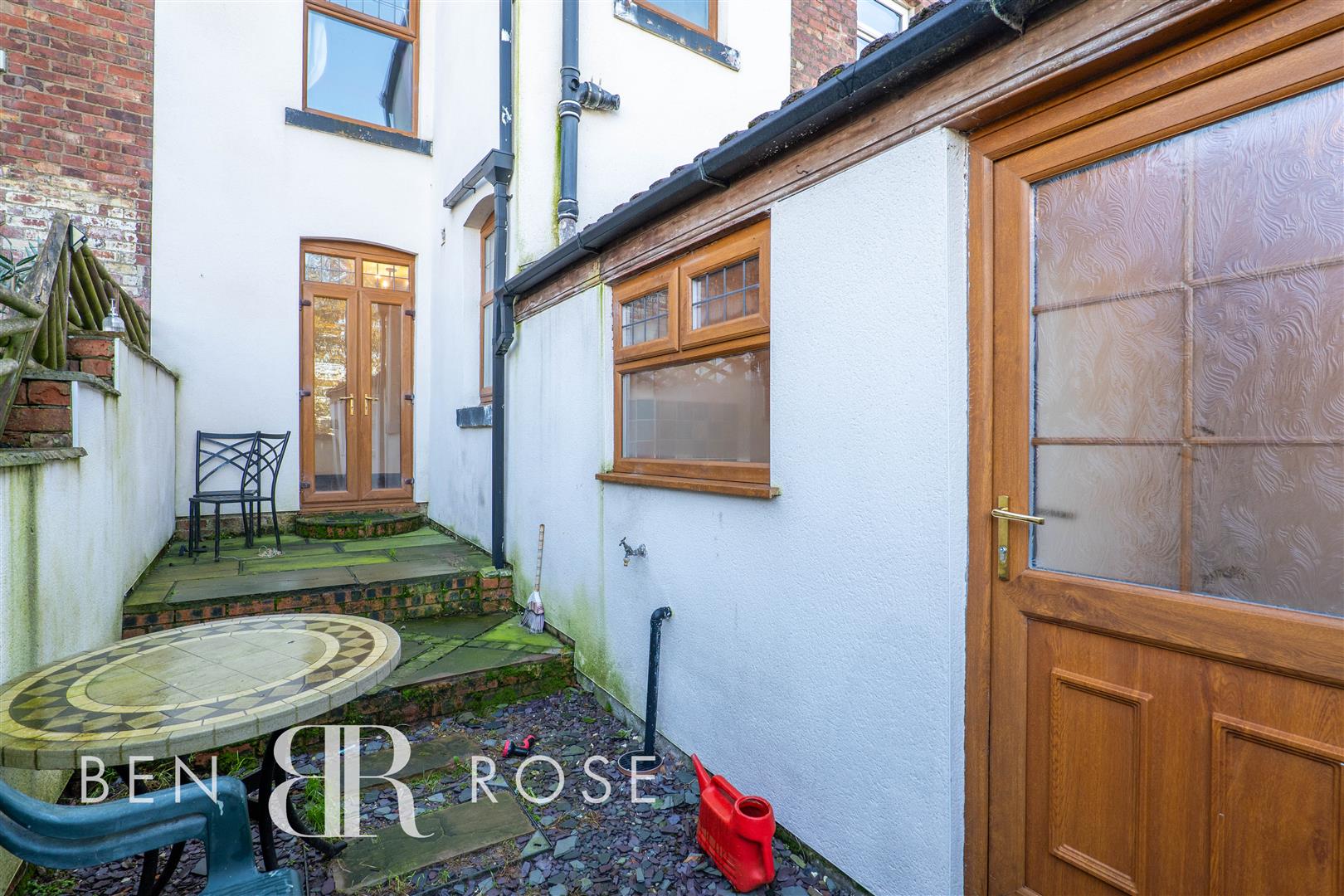 Property in Preston Road, Coppull, Chorley, Lancashire, PR7 5ED