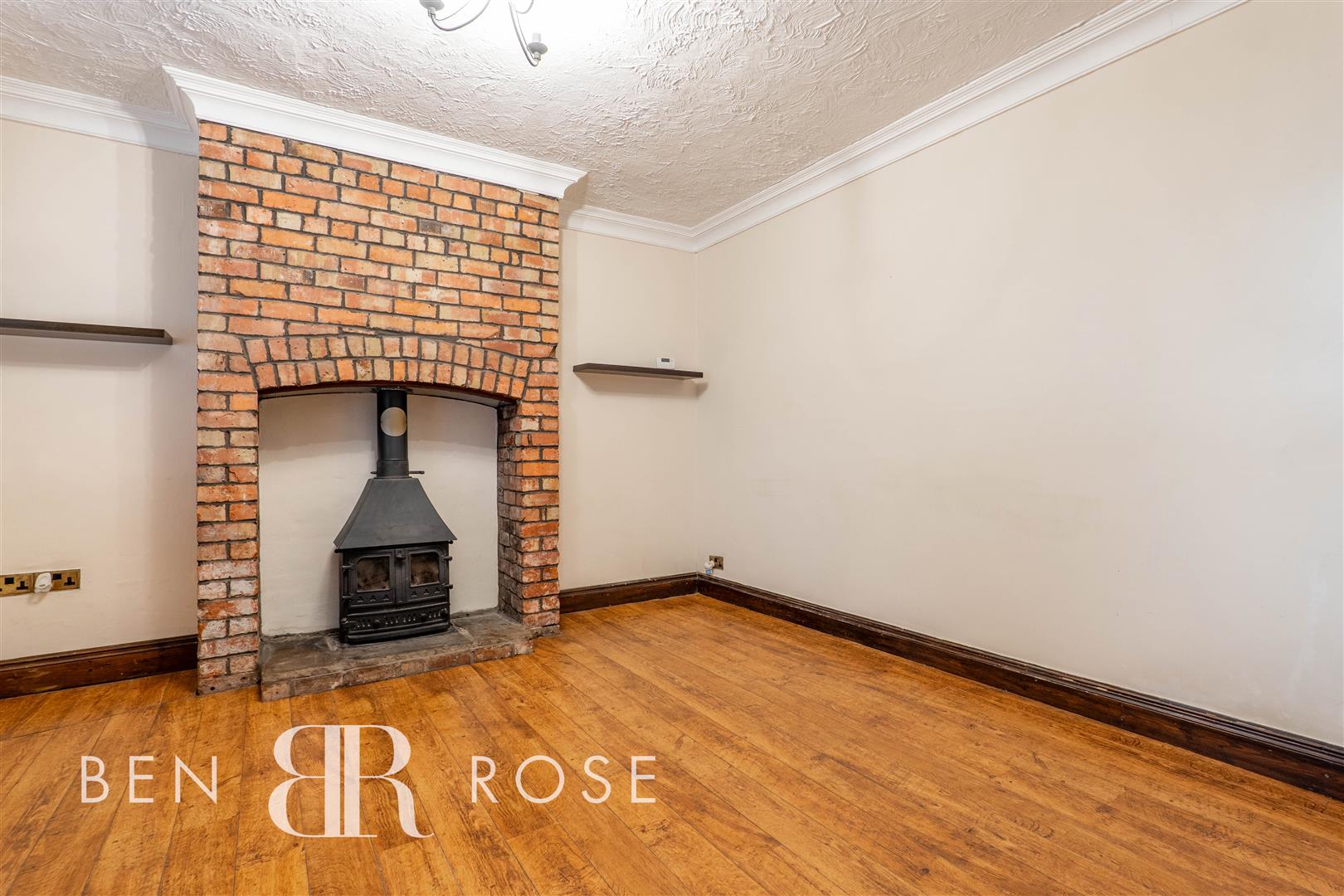 Property in Preston Road, Coppull, Chorley, Lancashire, PR7 5ED
