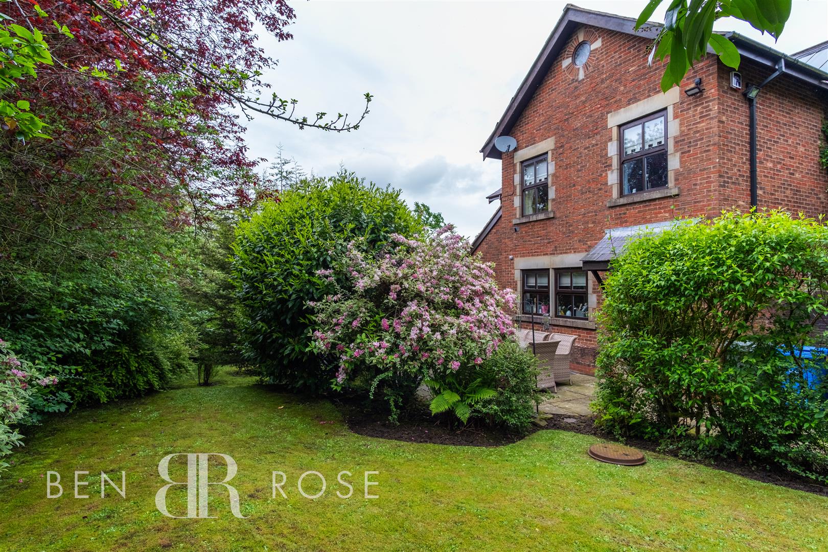 Property in Millwood Close, Withnell, Chorley, PR6 8AR