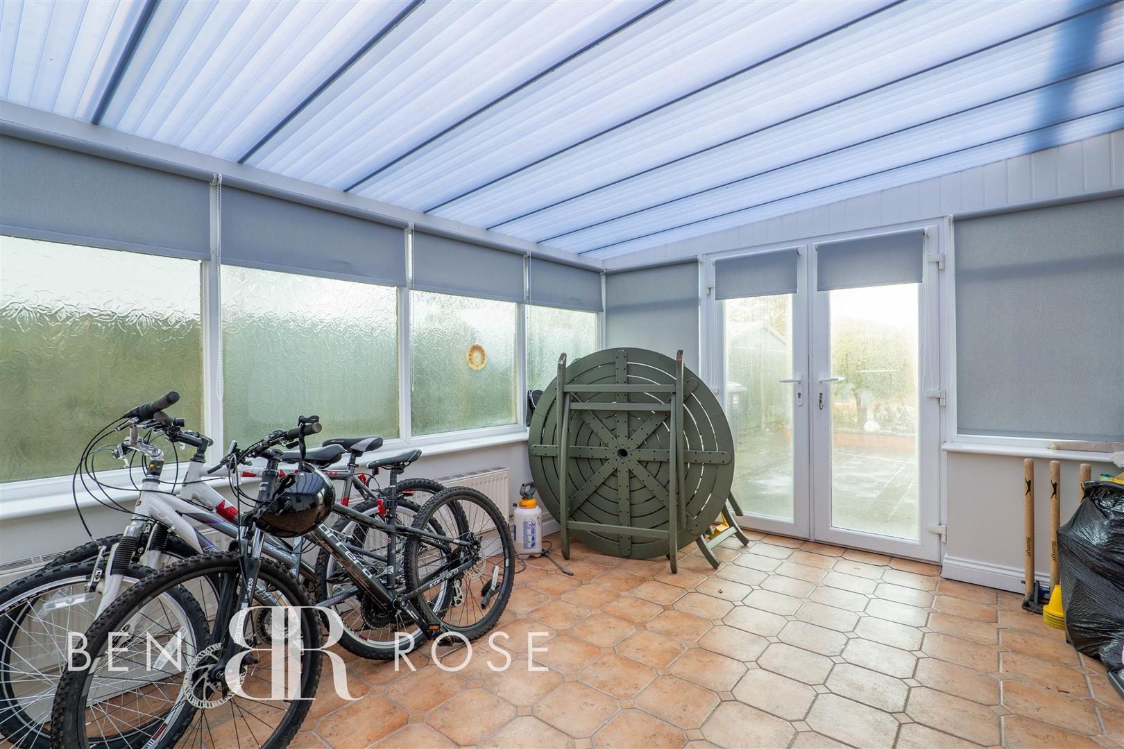 Property in Washington Lane, Euxton, Chorley, Lancashire, PR7 6DE