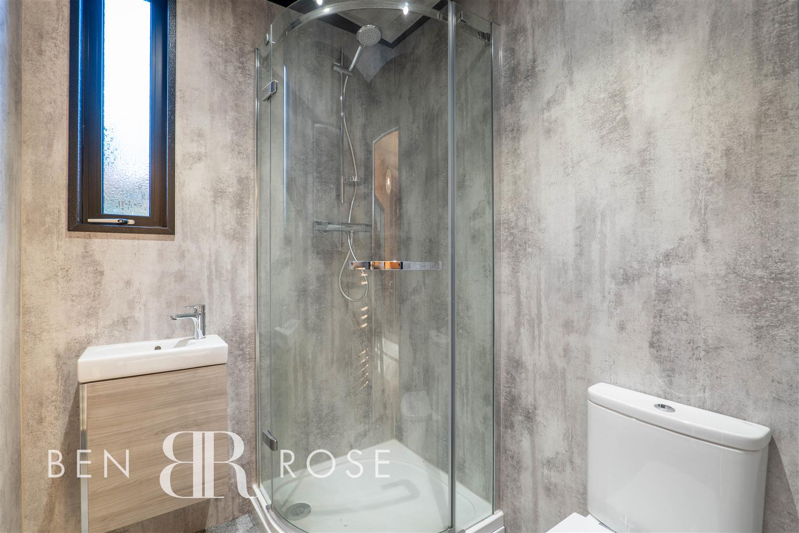 Property in Washington Lane, Euxton, Chorley, Lancashire, PR7 6DE