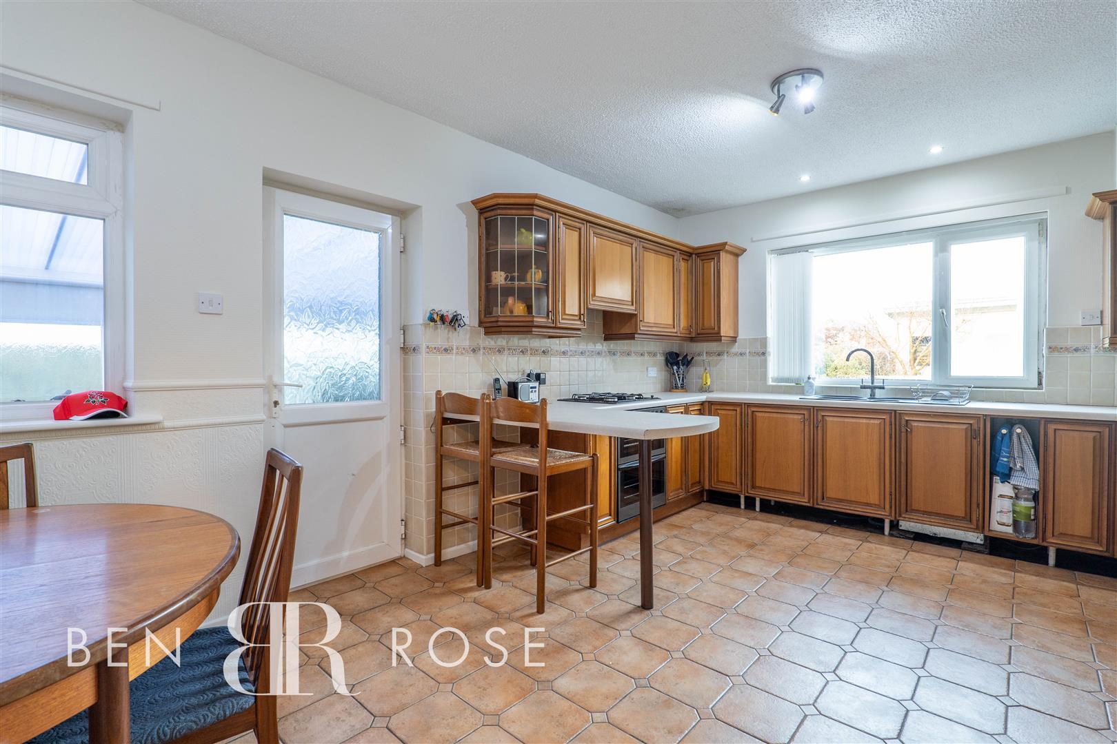 Property in Washington Lane, Euxton, Chorley, Lancashire, PR7 6DE