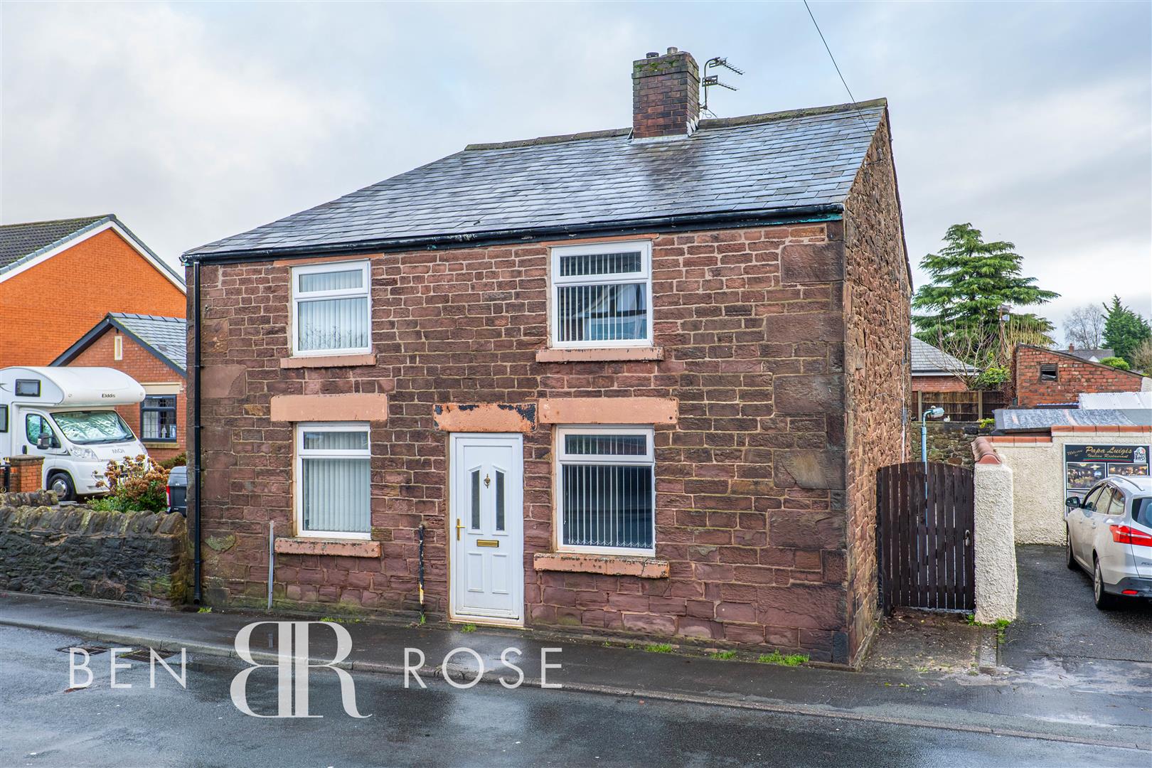 Property in Wigan Road, Euxton, Chorley, PR7 6JH