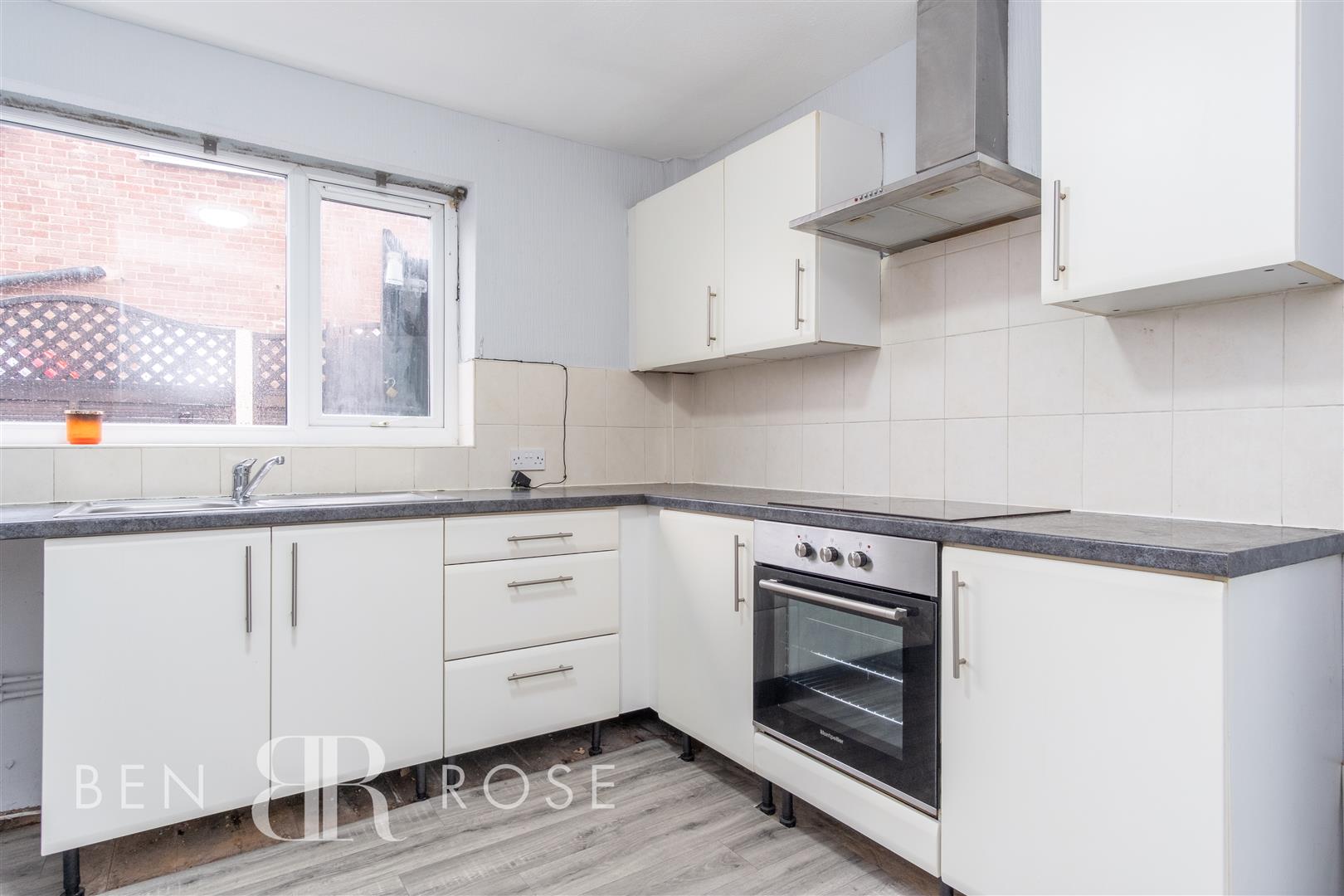 Property in Tristan Avenue, Walmer Bridge, Preston, PR4 5GL
