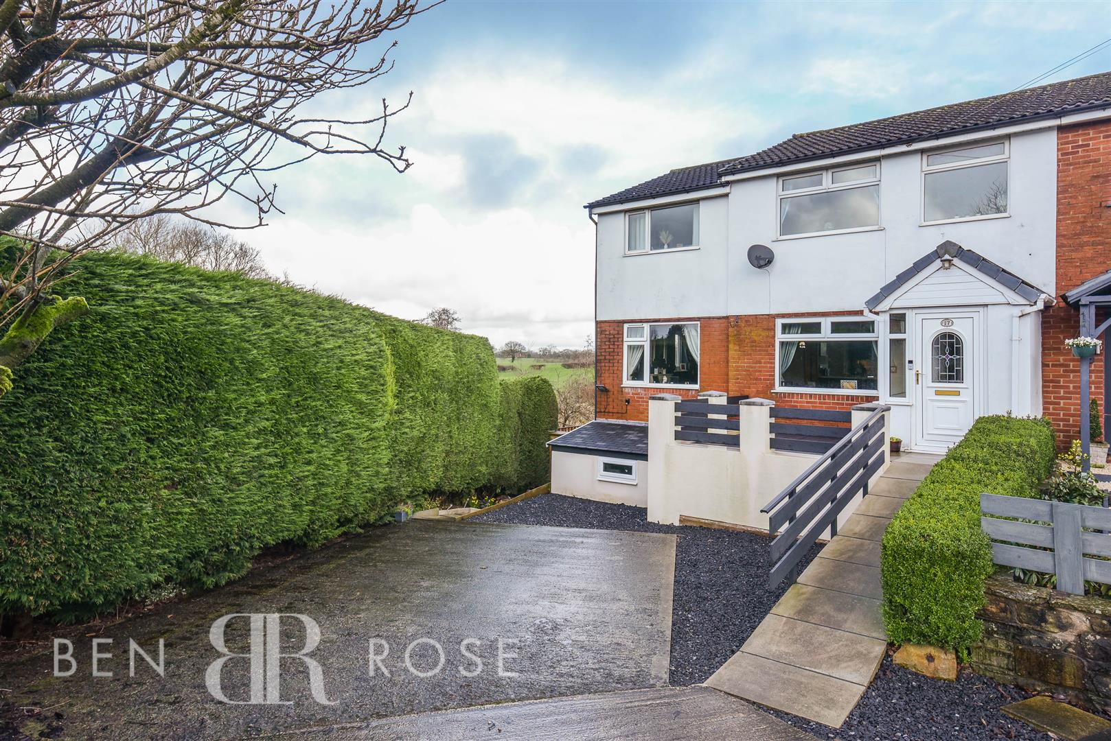 Property in Tanyard Close, Coppull, Chorley, Lancashire, PR7 5BT